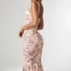 Vestito midi a sirena con dettagli reggiseno a strati Valentina in stampa floreale primula Vestito midi a sirena con dettagli reggiseno a strati Valentina in stampa floreale primula