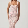 Vestito midi a sirena con dettagli reggiseno a strati Valentina in stampa floreale primula Vestito midi a sirena con dettagli reggiseno a strati Valentina in stampa floreale primula