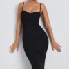 Vestito midi a strati con ruches in modal Nora, nero Vestito midi a strati con ruches in modal Nora, nero