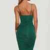 Vestito midi aderente con collo a cappuccio e ruches “You’re My Type” in verde Vestito midi aderente con collo a cappuccio e ruches “You’re My Type” in verde