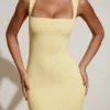 Vestito midi Ainslee con scollo quadrato in giallo pastello Vestito midi Ainslee con scollo quadrato in giallo pastello