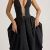 Vestito midi Angelina con scollo all’americana e fiocco in nero Vestito midi Angelina con scollo all’americana e fiocco in nero