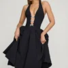 Vestito midi Angelina con scollo all’americana e fiocco in nero Vestito midi Angelina con scollo all’americana e fiocco in nero