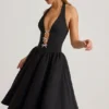 Vestito midi Angelina con scollo all’americana e fiocco in nero Vestito midi Angelina con scollo all’americana e fiocco in nero