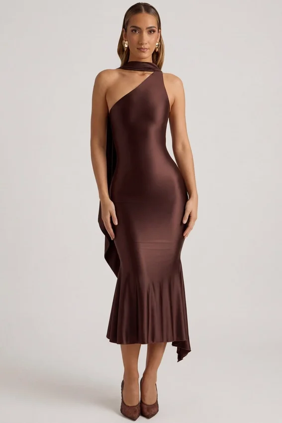 Vestito midi asimmetrico con dettaglio a sciarpa Shaya in marrone cioccolato Vestito midi asimmetrico con dettaglio a sciarpa Shaya in marrone cioccolato