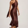 Vestito midi asimmetrico con dettaglio a sciarpa Shaya in marrone cioccolato Vestito midi asimmetrico con dettaglio a sciarpa Shaya in marrone cioccolato