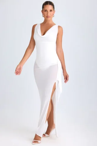 Vestito midi con collo a cappuccio e volant Deva in bianco