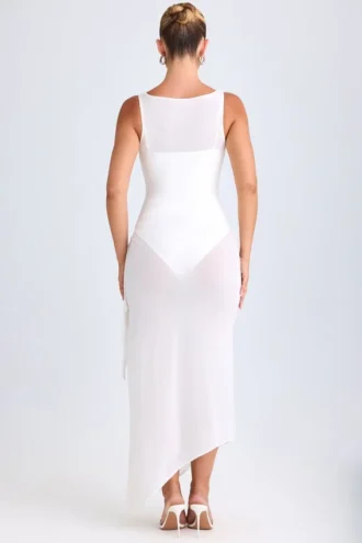 Vestito midi con collo a cappuccio e volant Deva in bianco