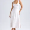 Vestito midi con scollo a cuore e ruches Thandie in avorio Vestito midi con scollo a cuore e ruches Thandie in avorio