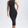 Vestito midi con scollo a V e ruches sul retro in nero Vestito midi con scollo a V e ruches sul retro in nero