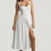 Vestito midi con scollo all’americana e bottoni Orlena in bianco Vestito midi con scollo all’americana e bottoni Orlena in bianco