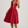 Vestito midi con scollo all’americana e fiocco Angelina in rosso vero Vestito midi con scollo all’americana e fiocco Angelina in rosso vero