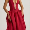 Vestito midi con scollo all’americana e fiocco Angelina in rosso vero Vestito midi con scollo all’americana e fiocco Angelina in rosso vero