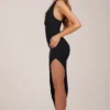 Vestito midi con scollo all’americana e spacco Storie in nero Vestito midi con scollo all’americana e spacco Storie in nero