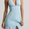 Vestito midi con scollo all’americana Elonia con stampa floreale blu Vestito midi con scollo all’americana Elonia con stampa floreale blu
