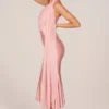 Vestito midi Giada con dettaglio a sciarpa in rosa cipria Vestito midi Giada con dettaglio a sciarpa in rosa cipria