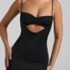 Vestito midi Julane in jersey elasticizzato con ruches e cut-out, colore nero Vestito midi Julane in jersey elasticizzato con ruches e cut-out, colore nero
