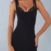 Vestito midi Sorelle in modal con bordi in pizzo, nero Vestito midi Sorelle in modal con bordi in pizzo, nero