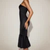 Vestito midi svasato a fascia con bordi in pizzo satinato Belsa, nero Vestito midi svasato a fascia con bordi in pizzo satinato Belsa, nero