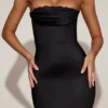 Vestito midi svasato a fascia con bordi in pizzo satinato Belsa, nero Vestito midi svasato a fascia con bordi in pizzo satinato Belsa, nero