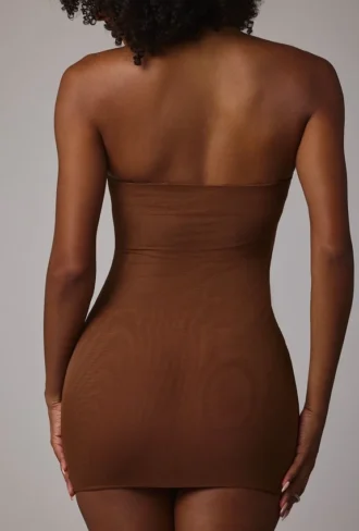 Vestito mini a fascia in morbida rete trasparente Intimates, color moka