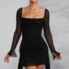 Vestito Tivoli a maniche lunghe con collo a cappuccio decorato, nero Vestito Tivoli a maniche lunghe con collo a cappuccio decorato, nero