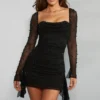 Vestito Tivoli a maniche lunghe con collo a cappuccio decorato, nero Vestito Tivoli a maniche lunghe con collo a cappuccio decorato, nero