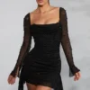 Vestito Tivoli a maniche lunghe con collo a cappuccio decorato, nero Vestito Tivoli a maniche lunghe con collo a cappuccio decorato, nero