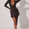 Vestito Vallen con scollo a V profondo e maniche lunghe in nero Vestito Vallen con scollo a V profondo e maniche lunghe in nero
